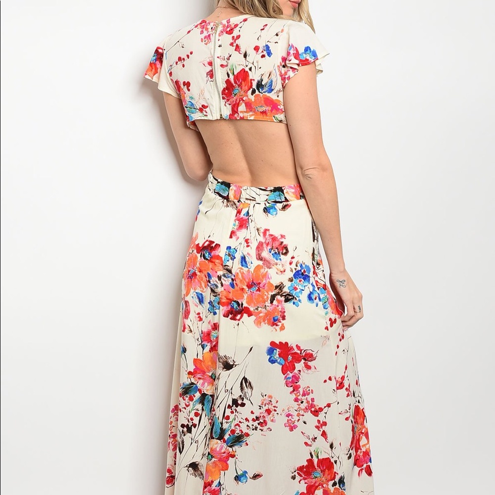 Beautiful Cutout Floral Maxi Dress - Picture 3 of 6